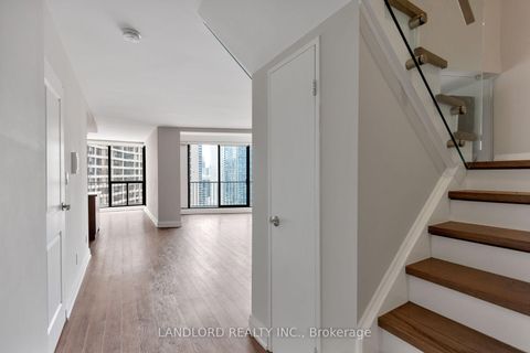 Photo 4 at 2208 - 33 Harbour Square, Waterfront Communities C1, Toronto