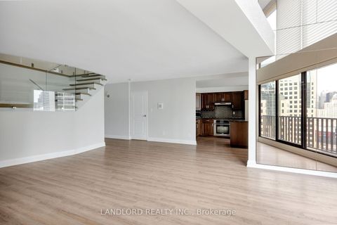 Photo 10 at 2208 - 33 Harbour Square, Waterfront Communities C1, Toronto