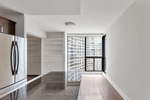 Photo 17 at 2208 - 33 Harbour Square, Waterfront Communities C1, Toronto