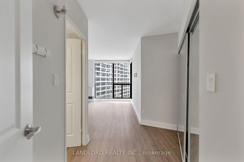 Photo 27 at 2208 - 33 Harbour Square, Waterfront Communities C1, Toronto