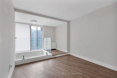 Photo 33 at 2208 - 33 Harbour Square, Waterfront Communities C1, Toronto