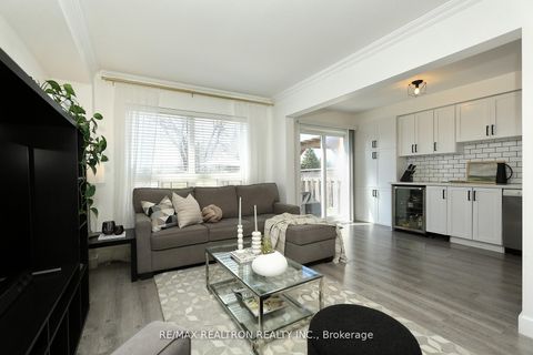 Photo 6 at 376 Rannie Road, Summerhill Estates, Newmarket