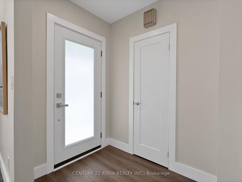 Photo 1 at 10 Dunrobin Drive, Rosethorn, Toronto