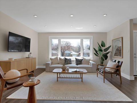 Photo 2 at 10 Dunrobin Drive, Rosethorn, Toronto