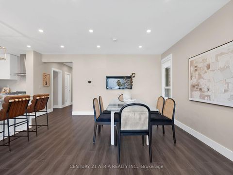 Photo 4 at 10 Dunrobin Drive, Rosethorn, Toronto