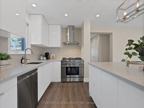 Photo 8 at 10 Dunrobin Drive, Rosethorn, Toronto