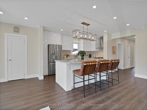 Photo 9 at 10 Dunrobin Drive, Rosethorn, Toronto