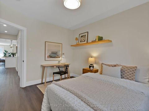 Photo 12 at 10 Dunrobin Drive, Rosethorn, Toronto