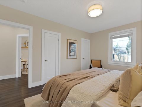 Photo 17 at 10 Dunrobin Drive, Rosethorn, Toronto