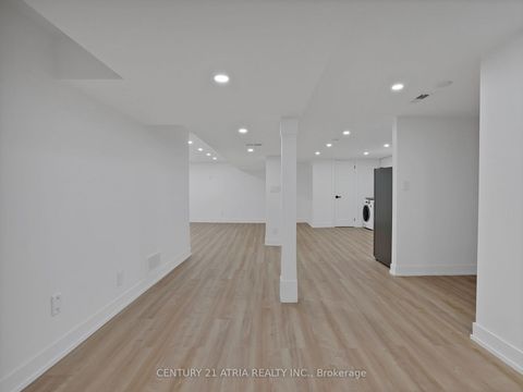 Photo 22 at 10 Dunrobin Drive, Rosethorn, Toronto