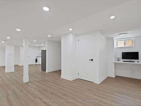 Photo 23 at 10 Dunrobin Drive, Rosethorn, Toronto