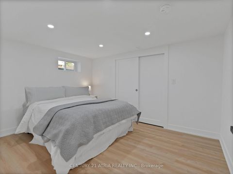 Photo 25 at 10 Dunrobin Drive, Rosethorn, Toronto