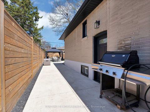 Photo 35 at 10 Dunrobin Drive, Rosethorn, Toronto