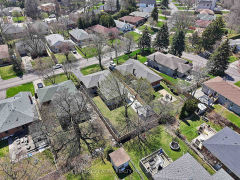 Photo 37 at 10 Dunrobin Drive, Rosethorn, Toronto