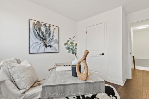 Photo 7 at 571 Berwick Crescent, McLaughlin, Oshawa