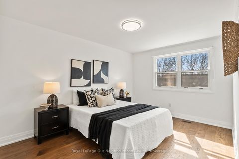 Photo 9 at 571 Berwick Crescent, McLaughlin, Oshawa