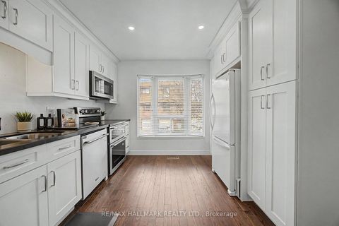 Photo 4 at 65 - 11 Plaisance Road, North Richvale, Richmond Hill