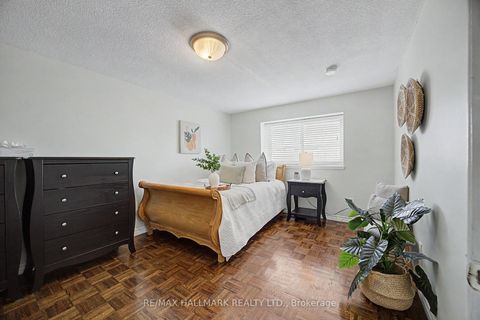 Photo 12 at 65 - 11 Plaisance Road, North Richvale, Richmond Hill