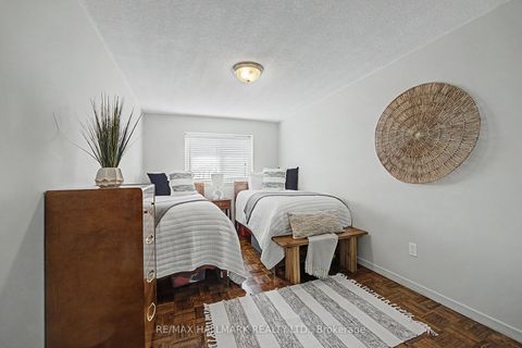 Photo 14 at 65 - 11 Plaisance Road, North Richvale, Richmond Hill