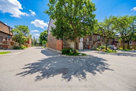 Photo 23 at 65 - 11 Plaisance Road, North Richvale, Richmond Hill