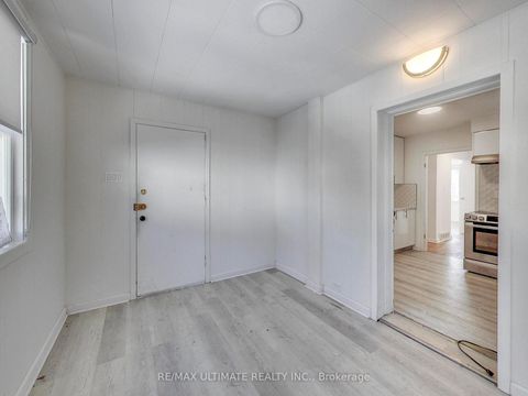 Photo 7 at 120 Edinborough Court, Smythe, Toronto