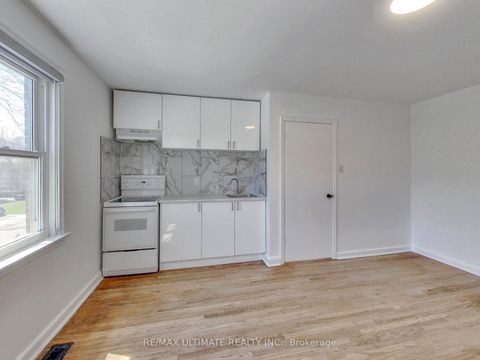 Photo 13 at 120 Edinborough Court, Smythe, Toronto