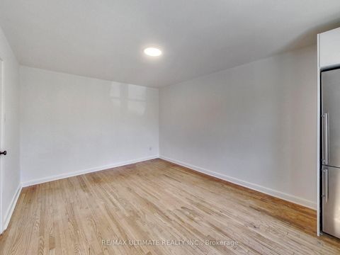 Photo 14 at 120 Edinborough Court, Smythe, Toronto