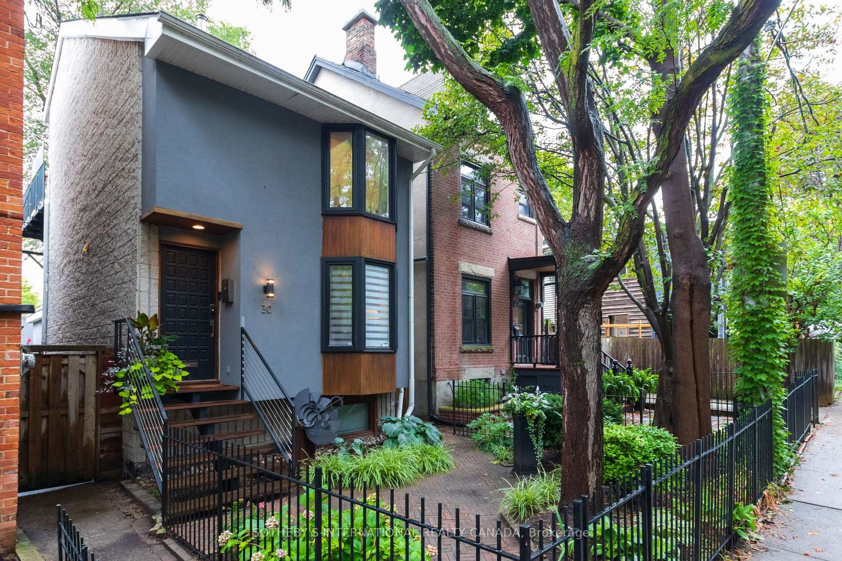 30 Sword Street, South St. James Town, Toronto photo number 2