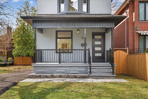 Photo 2 at 290 Chisholm Avenue, Lumsden, Toronto