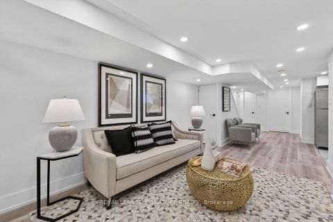 Photo 35 at 290 Chisholm Avenue, Lumsden, Toronto