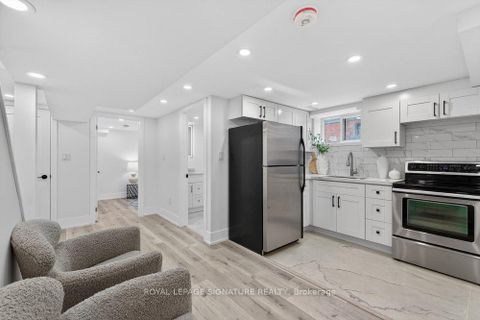 Photo 36 at 290 Chisholm Avenue, Lumsden, Toronto