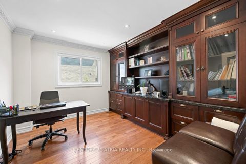 Photo 6 at 33 Autumn Way, Aurora Heights, Aurora