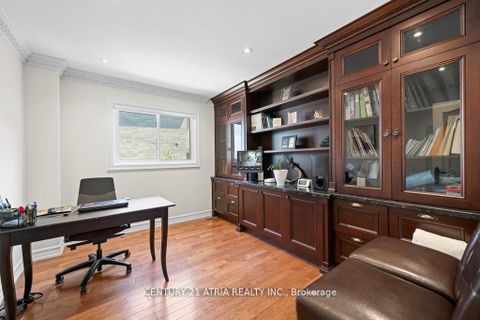 Photo 9 at 33 Autumn Way, Aurora Heights, Aurora