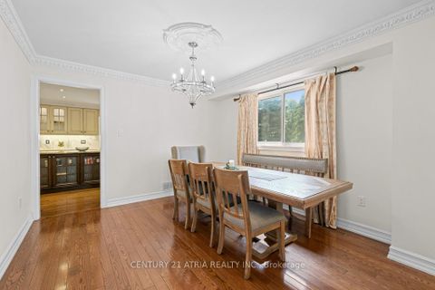 Photo 11 at 33 Autumn Way, Aurora Heights, Aurora