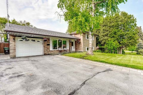 Photo 2 at 22 Ravine Park Crescent, Rouge E10, Toronto