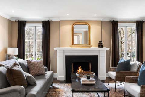 Photo 1 at 115 Inglewood Drive, Moore Park, Toronto