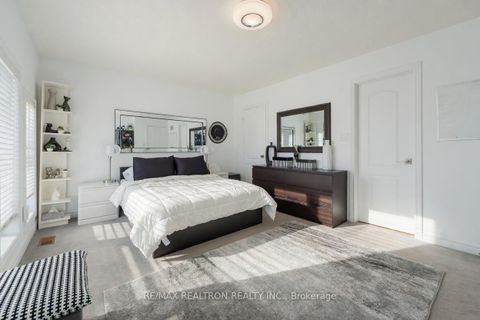 Photo 18 at 206 Featherstone Avenue, Middlefield, Markham