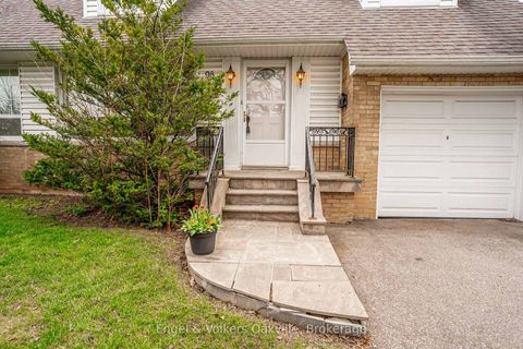 Photo 4 at 98 Prince Edward Drive S, Queensway, Toronto