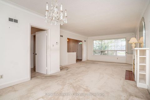 Photo 9 at 98 Prince Edward Drive S, Queensway, Toronto