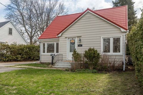 Photo 2 at 177 Duckworth Street, Codrington, Barrie