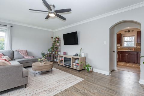 Photo 4 at 177 Duckworth Street, Codrington, Barrie