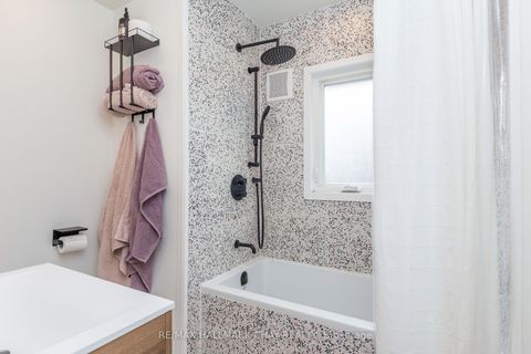 Photo 15 at 177 Duckworth Street, Codrington, Barrie