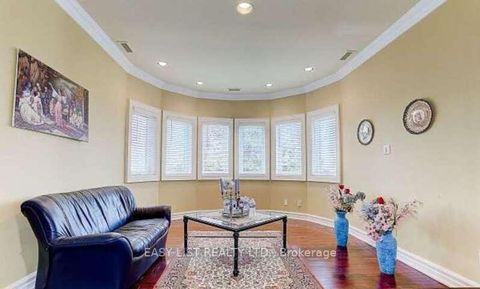 Photo 6 at 206 Arnold Avenue, Yorkhill, Vaughan