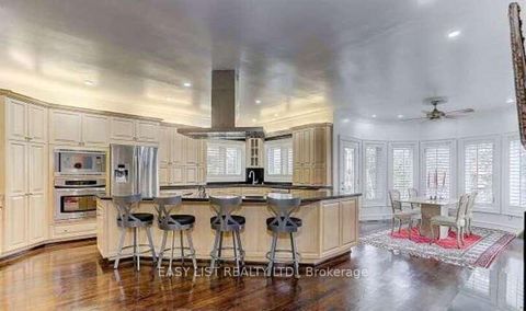 Photo 11 at 206 Arnold Avenue, Yorkhill, Vaughan