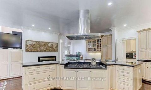 Photo 18 at 206 Arnold Avenue, Yorkhill, Vaughan