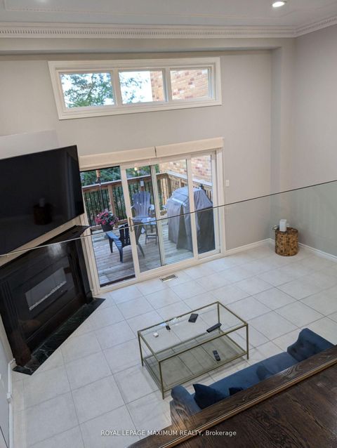 Photo 2 at 37 Old Firehall Lane, West Woodbridge, Vaughan