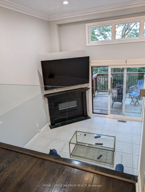 Photo 3 at 37 Old Firehall Lane, West Woodbridge, Vaughan