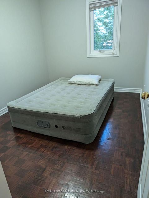 Photo 10 at 37 Old Firehall Lane, West Woodbridge, Vaughan