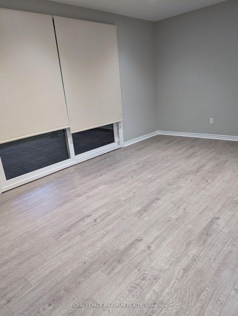 Photo 13 at 37 Old Firehall Lane, West Woodbridge, Vaughan