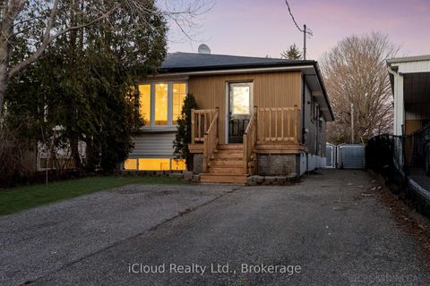 Photo 1 at 107 Bayview Parkway, Leslie Valley, Newmarket